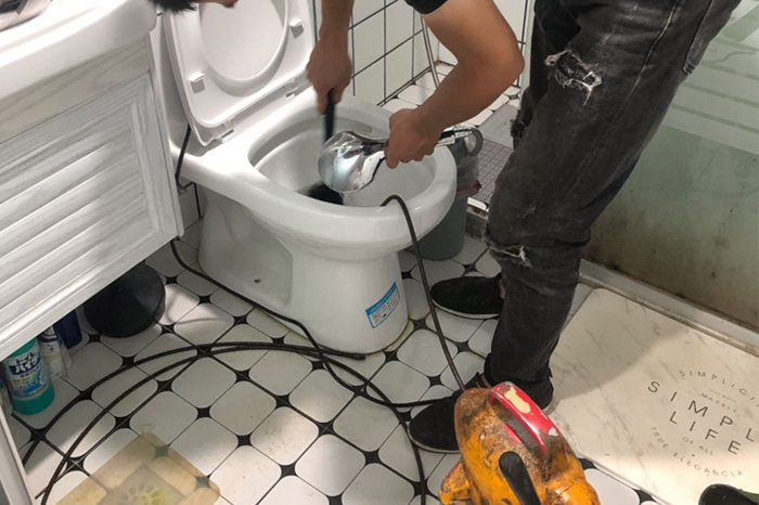 西昌镇马桶堵塞自己疏通还是找师傅?专业上门服务让你省时更省心
